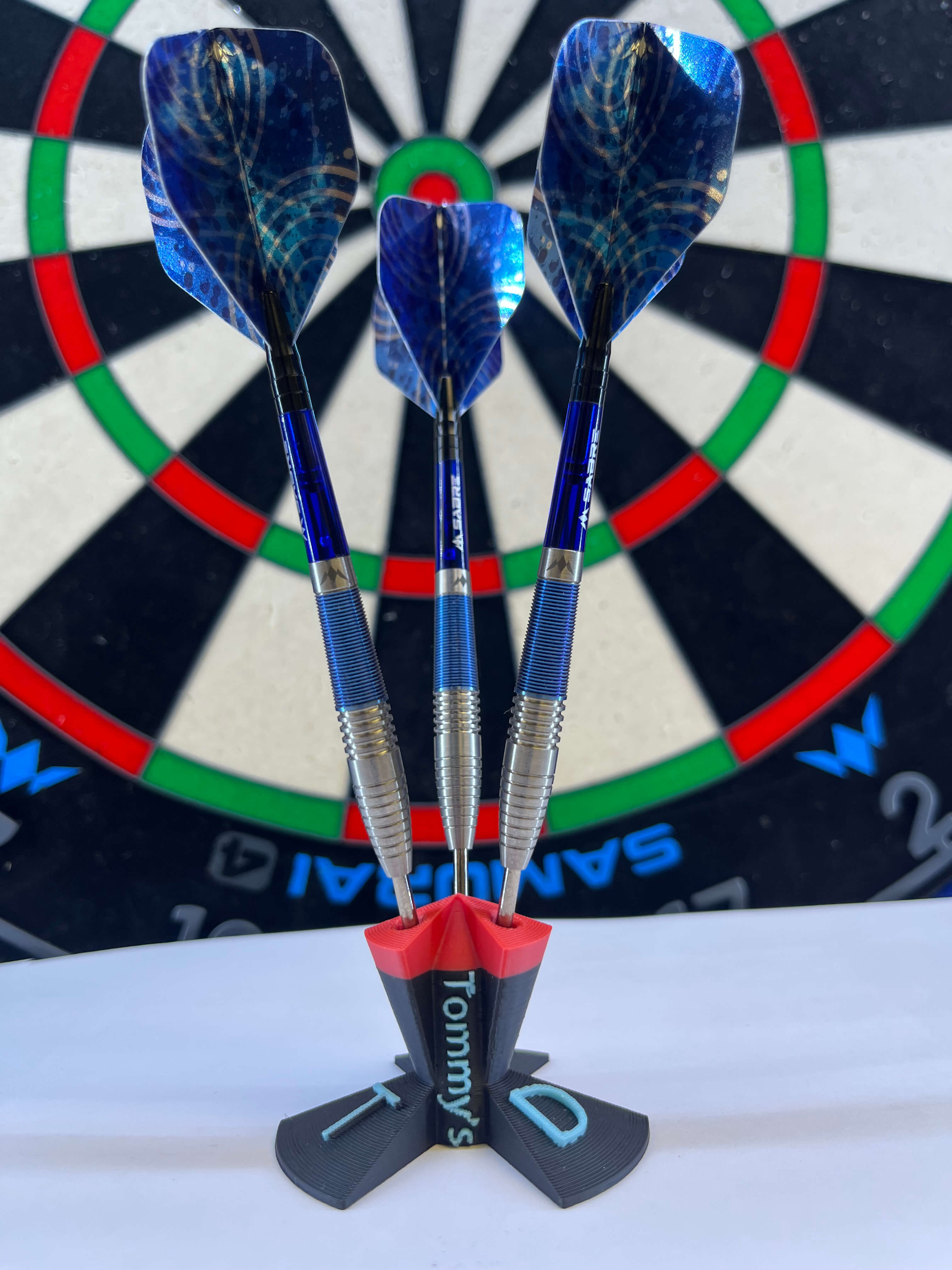 second-hand-mission-archie-selfs-darts